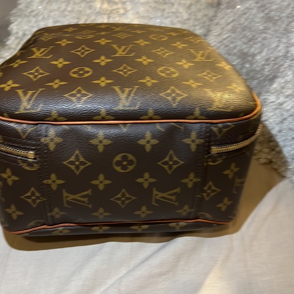 Louis Vuitton excursion monogram bag. - Picture 4 of 9